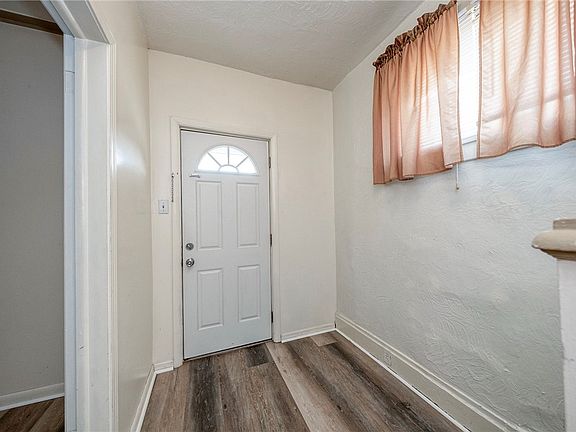 2nd image of 311 Sweetbriar St