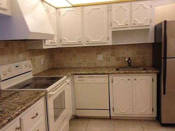 3rd image of 2851 NE 183rd St APT 1910