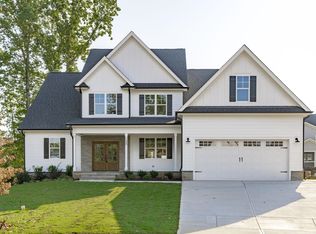 105 Sire Ct, Holly Springs, NC 27540