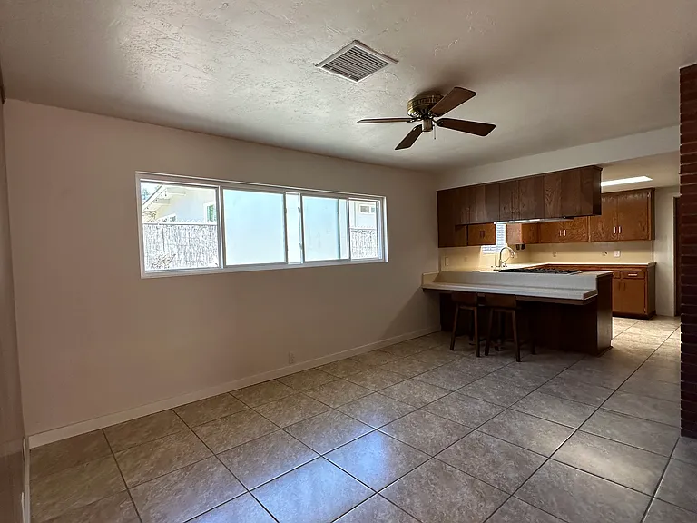 1300 Oak Ave — Photo 13