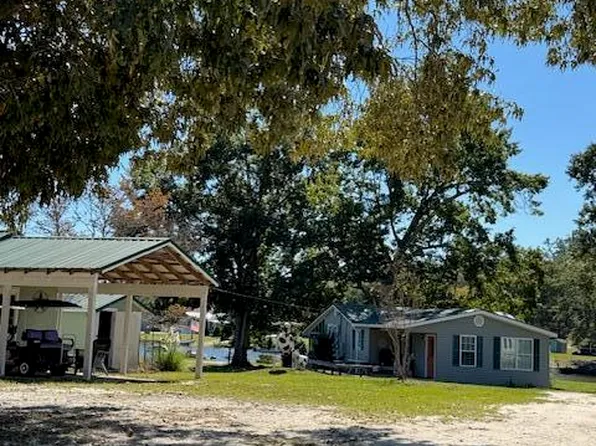 1051 Hobbs Dr, Summerton, SC 29148