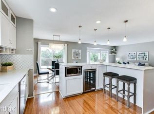 1488R Auburn Ct, Saint Paul, MN 55122