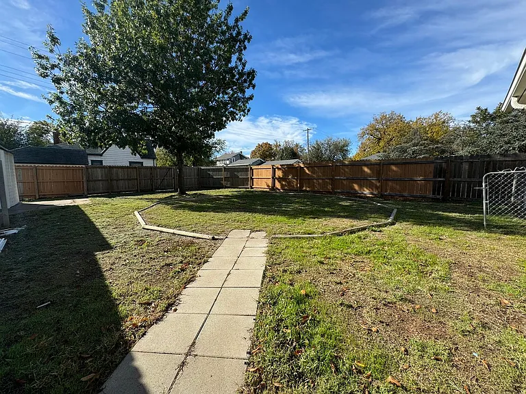 1523 W Broadway Ave — Photo 25