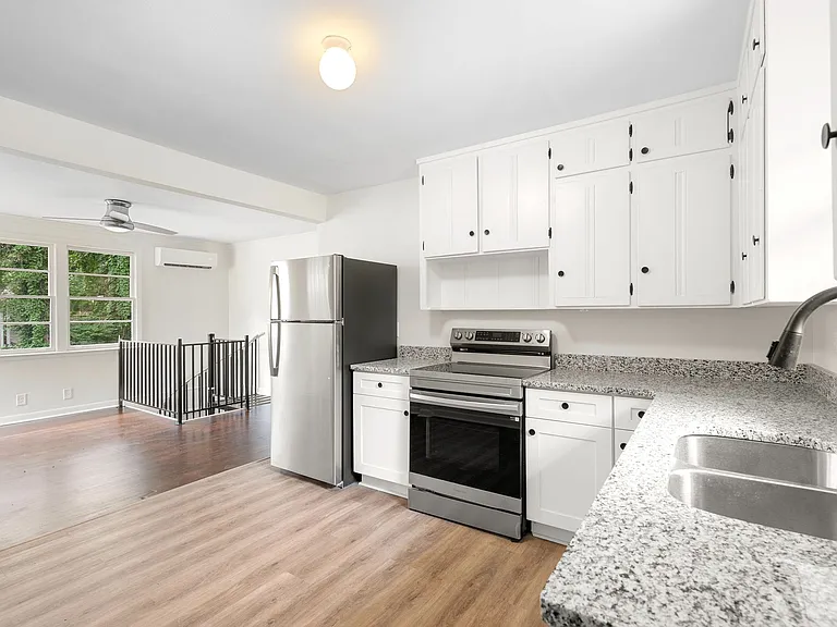 1036 Seymour Ave #B — Photo 22