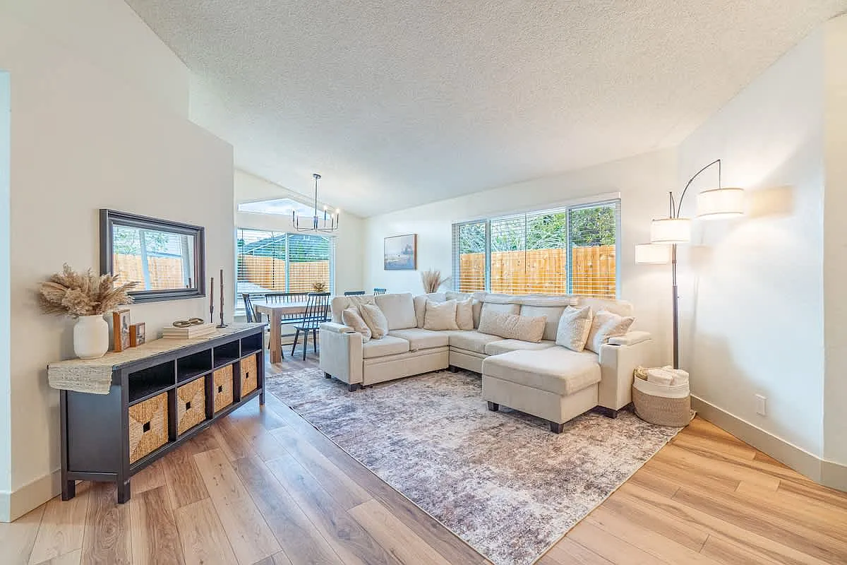 3 bed, 2000 sqft, $6,500 — Photo 2