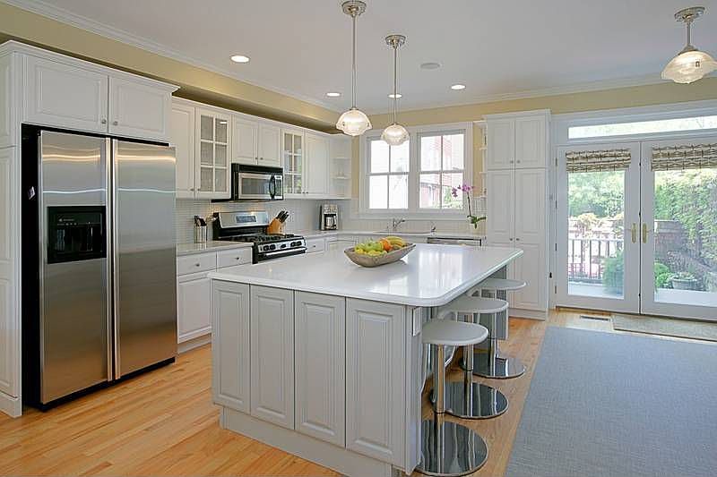 1st image of 397 Bunker Hill St