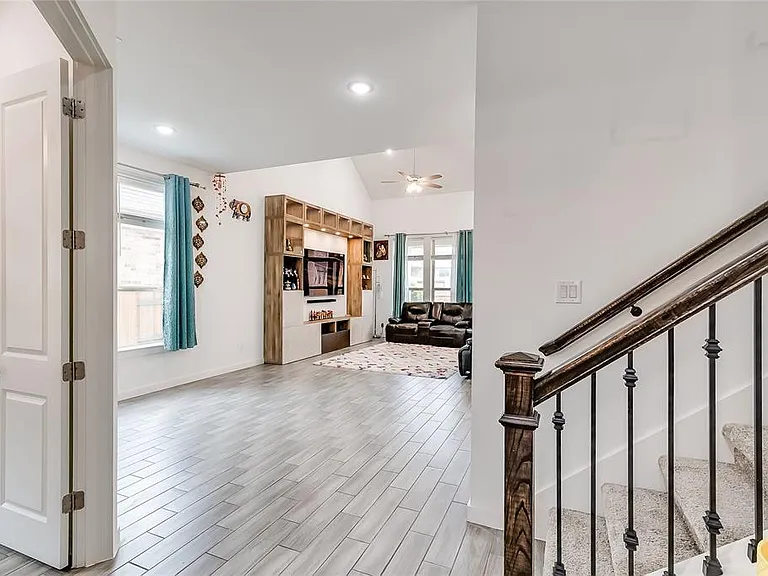 833 Whitetail Dr — Photo 9