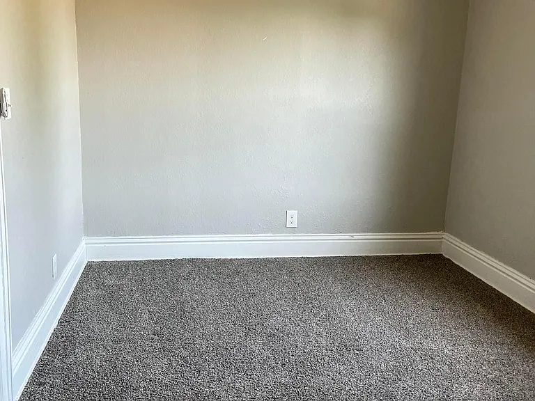 6764 Maplewood Ave — Photo 11