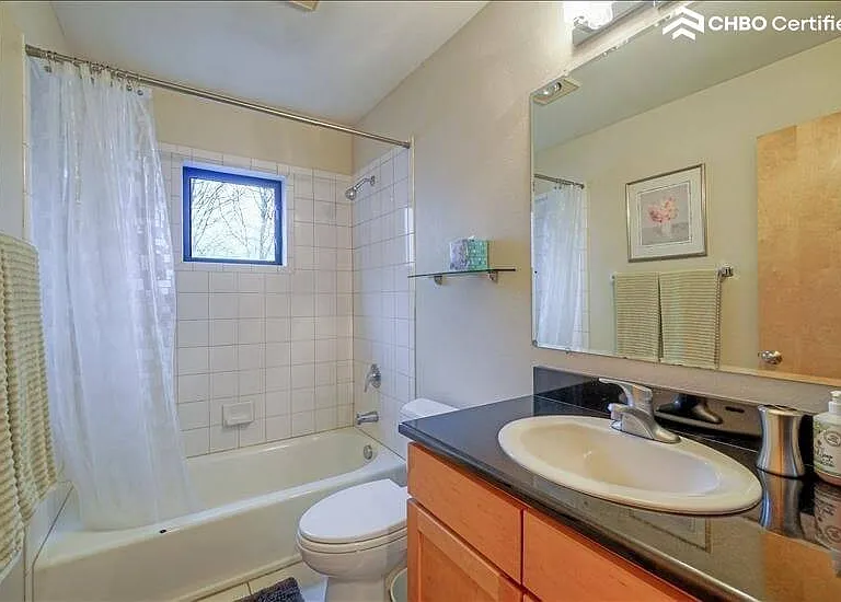 810 NW Naito Pkwy #F00 — Photo 22