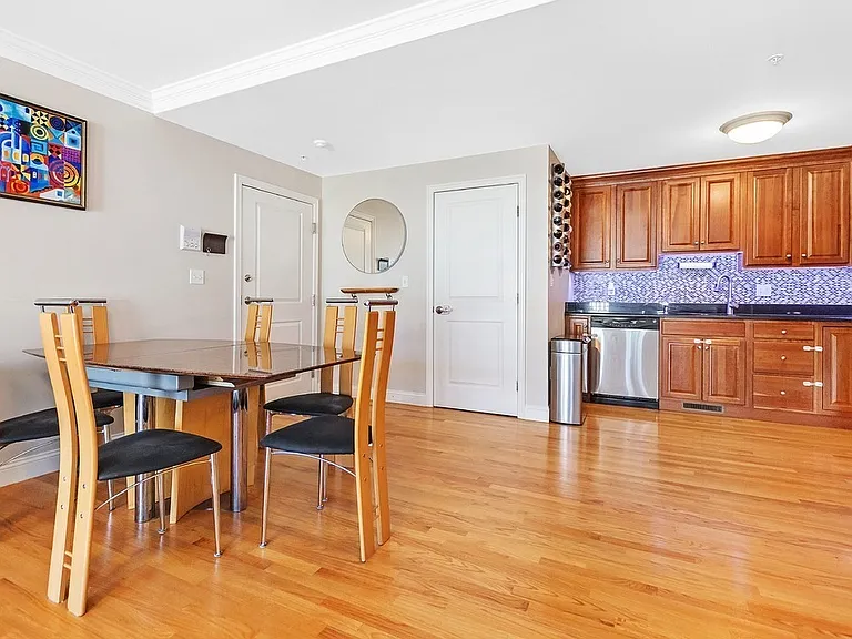 32 Common St #23 — Photo 18