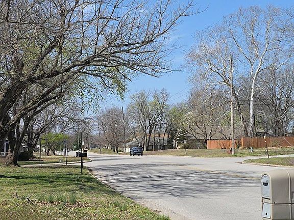 4th image of 133 Taylor Rd