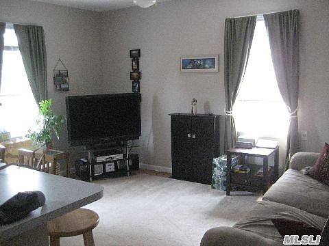 2nd image of 14 York Pl