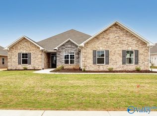 26409 Woodfield Dr, Athens, AL 35613