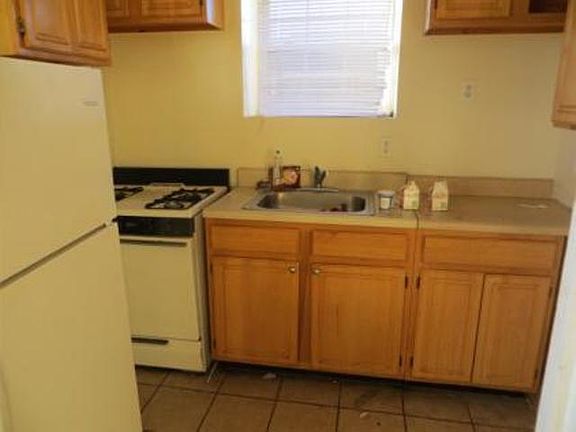3rd image of 1054 E 215th St