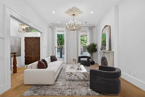 139 Grand St Photo 1