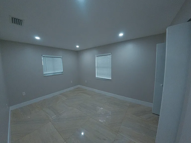 352 Johnston St — Photo 19