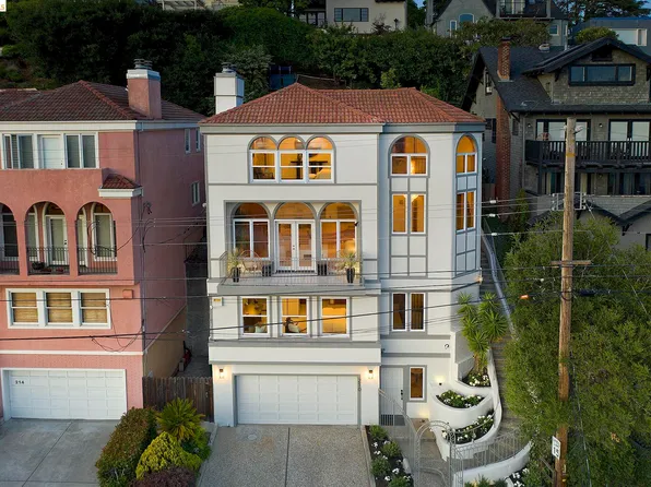 210 Scenic Ave, Piedmont, CA 94611