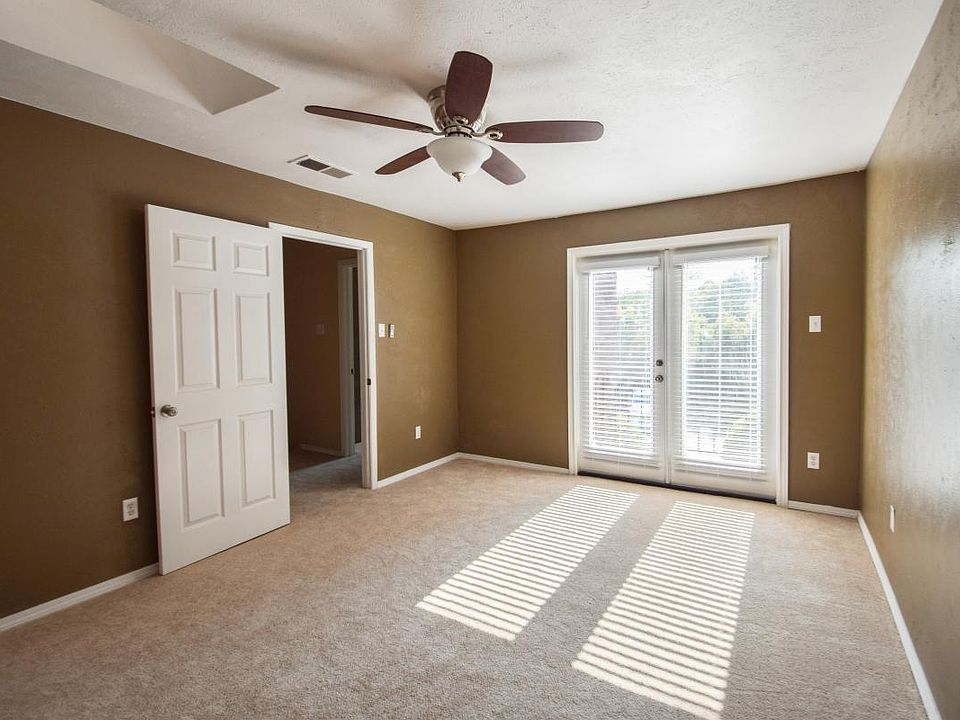 1st image of 7511 Holly Hill Dr