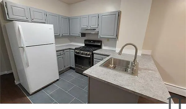 4 bed, 1500 sqft, $3,900 — Photo 2