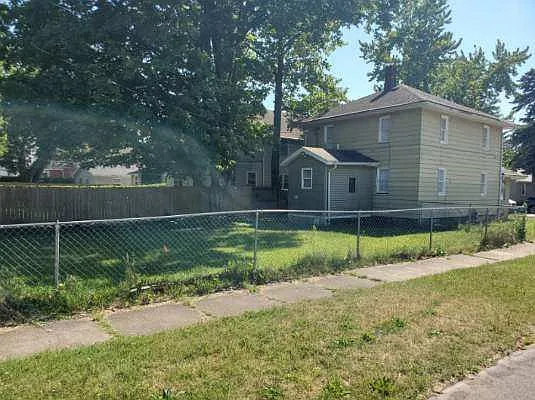 802 S 28th St — Photo 14
