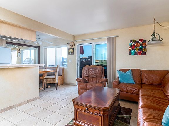 4th image of 4975 Sandyland Rd #105