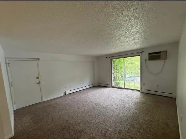 1218 Middle Tpke W APT A, Manchester, CT 06040