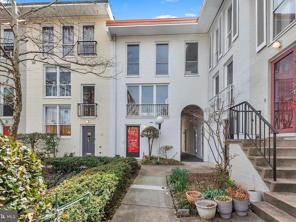 1st image of 164 G St SW #144