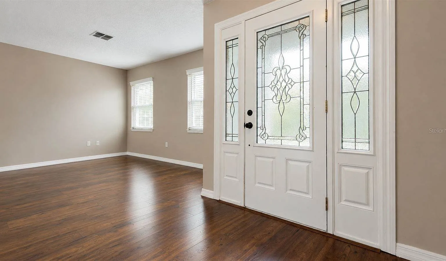 3 bed, 1761 sqft, $2,699 — Photo 3