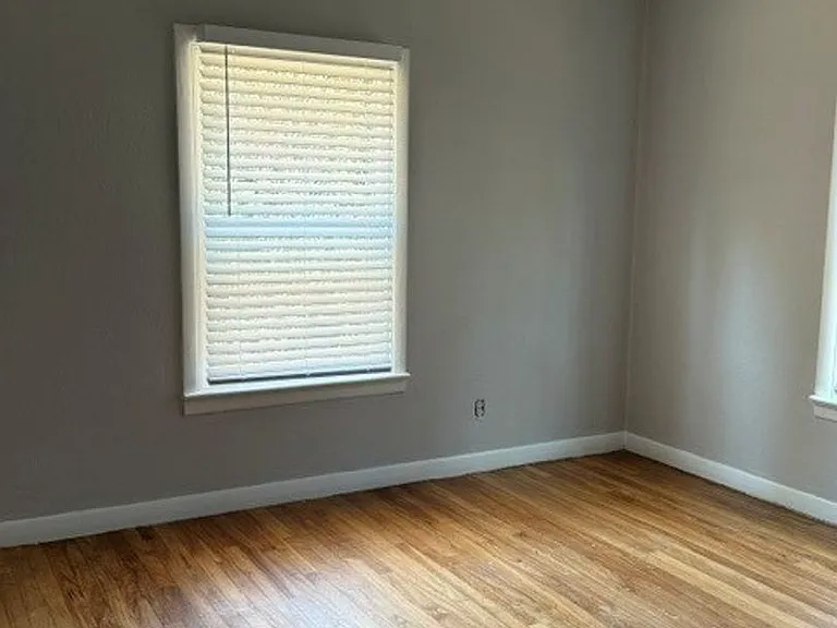 1690 Longview Way NW — Photo 7