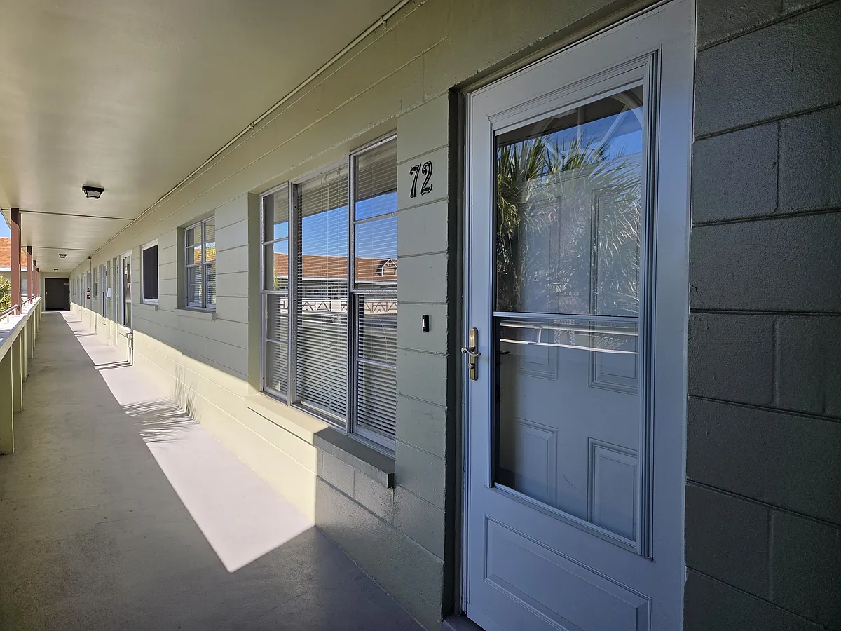 Building Photo - 2448 Columbia Dr #72