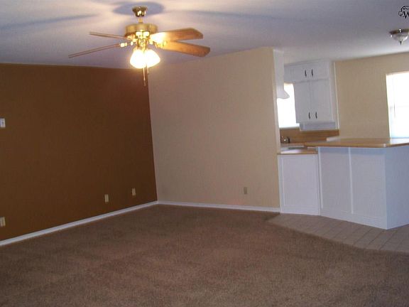 3rd image of 1128 W Louisa Ave