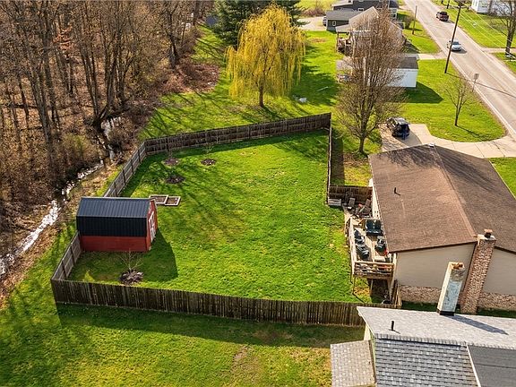 3rd image of 390 Ross Dr