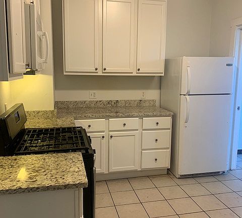 4th image of 2864 W McLean Ave #1