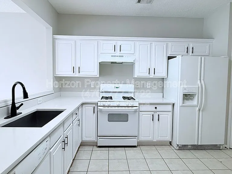 2425 Elkhorn Ter #30 — Photo 6