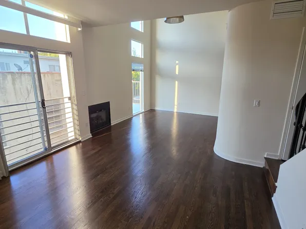 900 N Croft Ave, West Hollywood, CA 90069