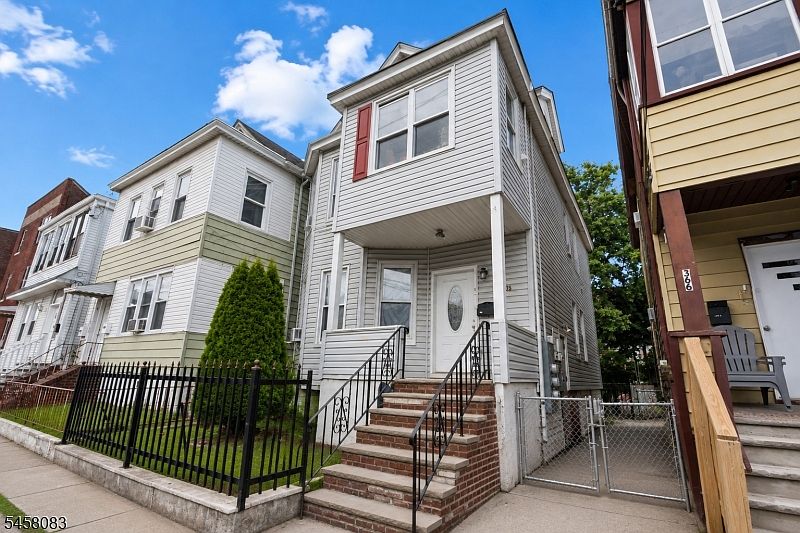 1st image of 368 Howe Ave