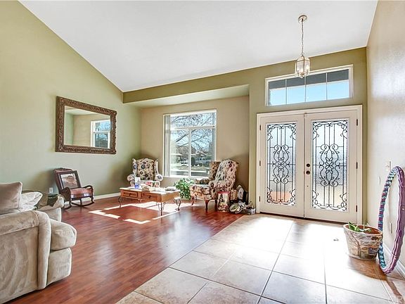 2nd image of 6133 Charlotte Pl