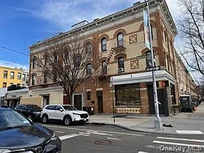 817 Onderdonk Ave #2R — Photo 1