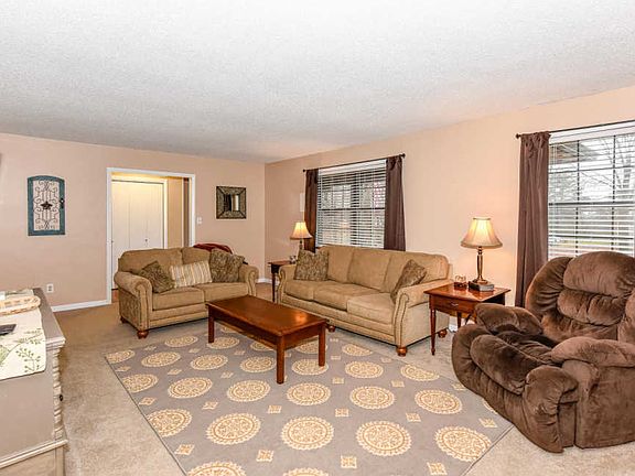 5th image of 3825 Fairfield Dr