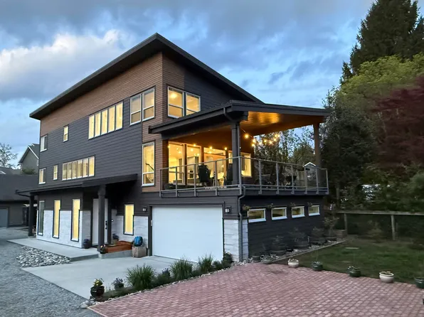 24025 Fern Cres, Maple Ridge, BC V4R 2S1