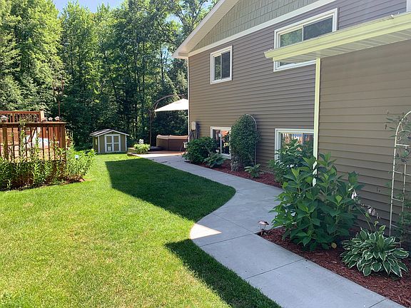 4th image of 2200 N Pine Ridge Dr