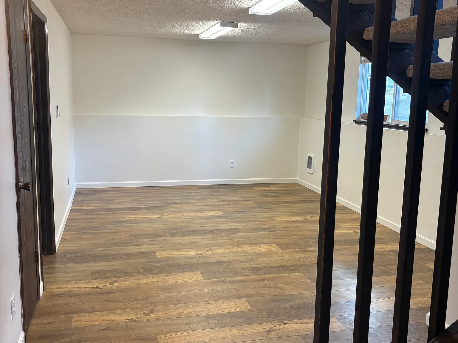 3 bed, 1.5 bath, 1948 sqft, $2,050 — Photo 4