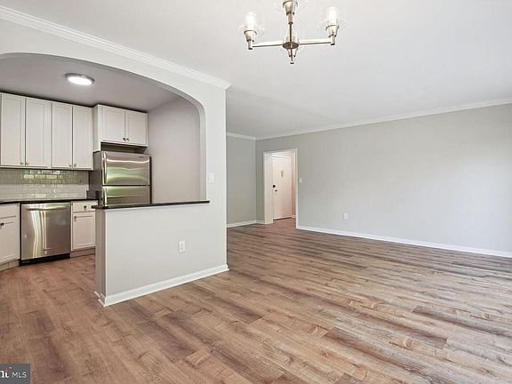 2nd image of 3535 Chevy Chase Dr #106