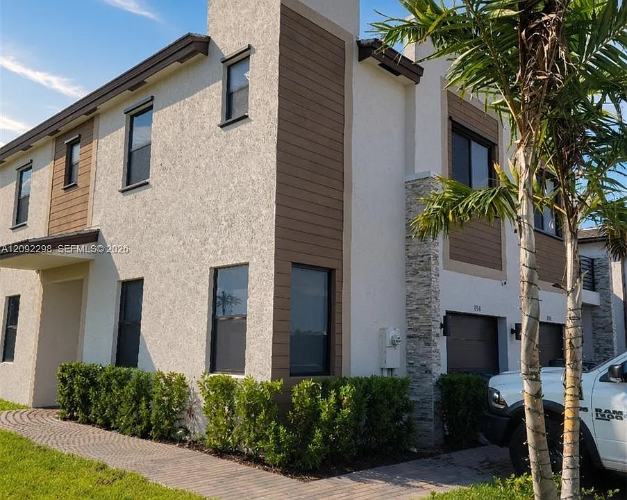 796 NE 208th Ter #796