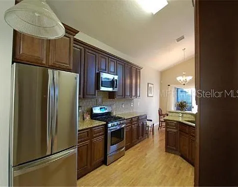 4 bed, 2.5 bath, 1839 sqft, $2,900 — Photo 4