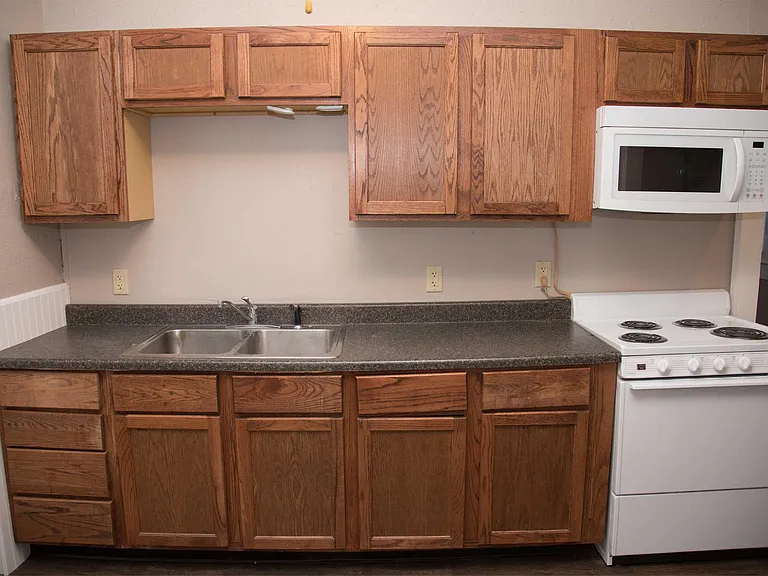 285 Cardiff St — Photo 17