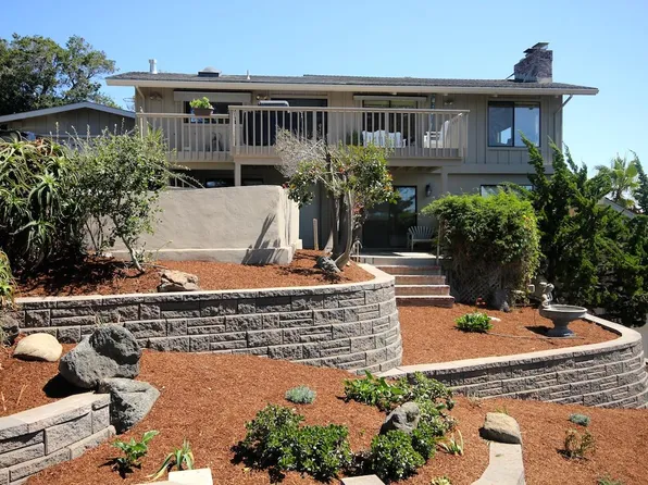 135 Hazel Ct, Soquel, CA 95073