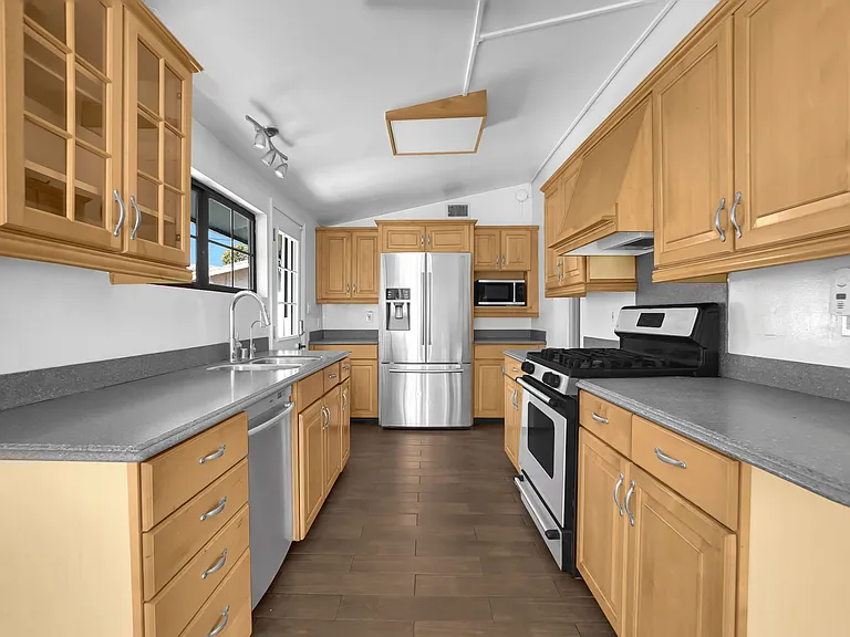 1101 E Lemon Ave — Photo 10