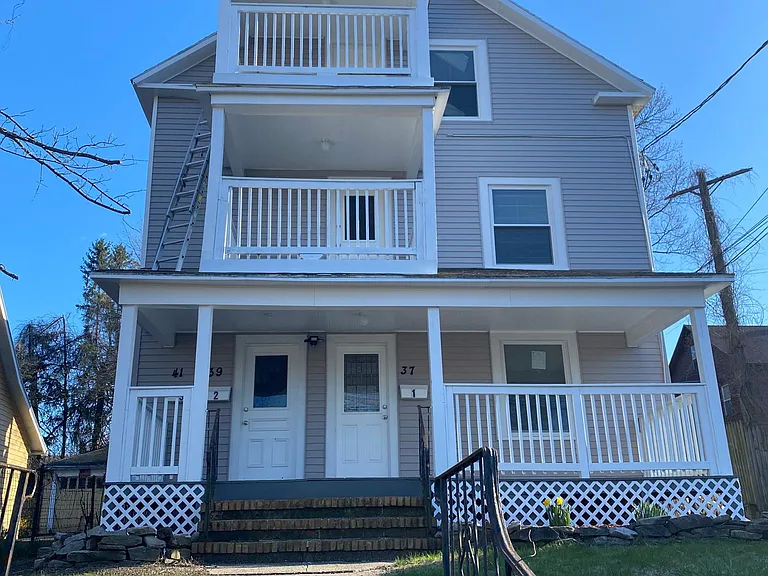 39 Russ Ln #3 — Photo 2