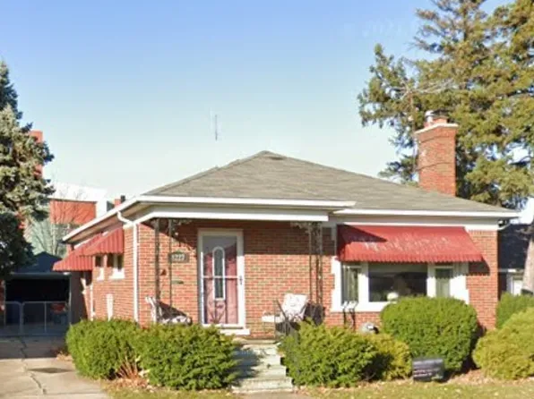 8227 Racine Rd, Warren, MI 48093